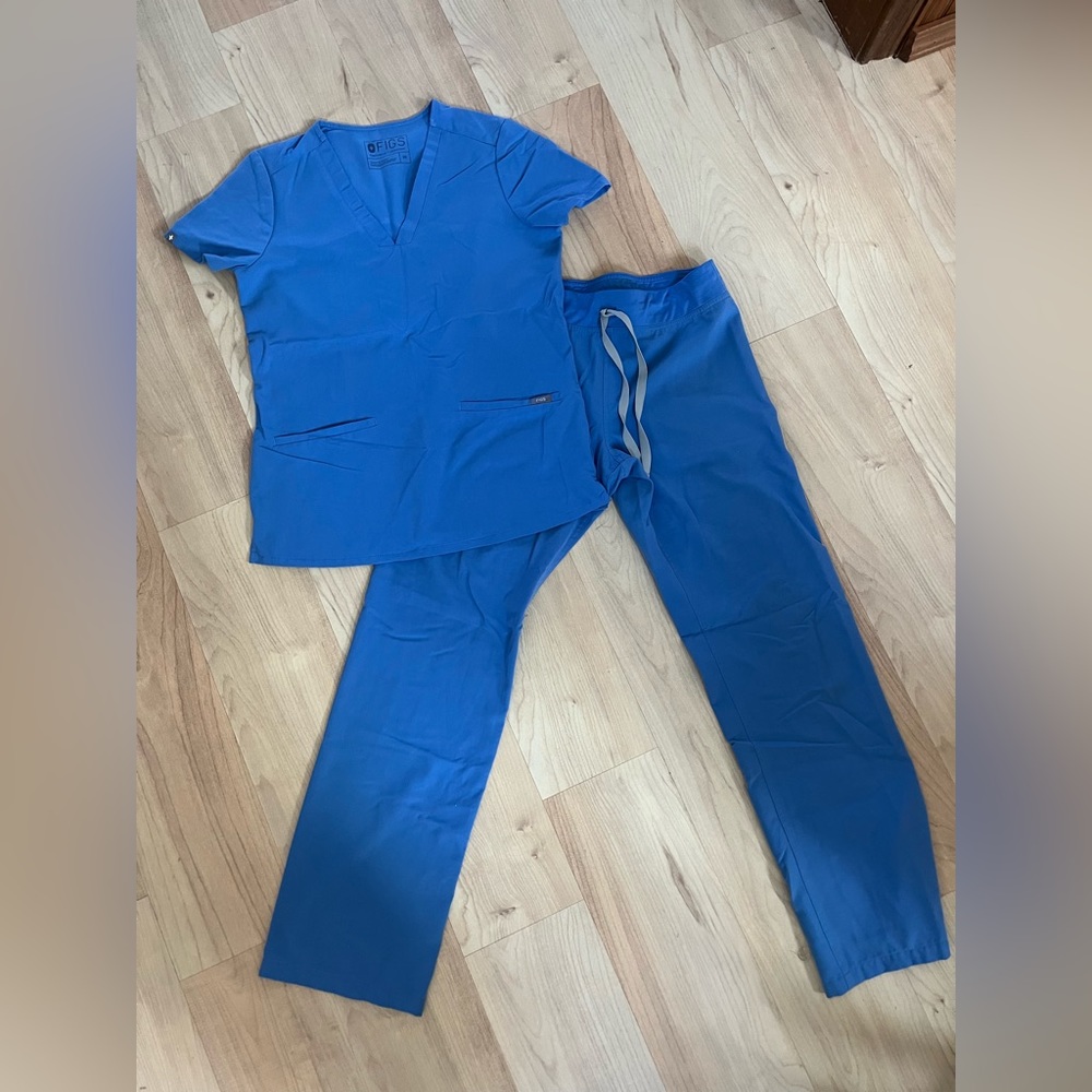 Figs set (XS Top, S Pants)